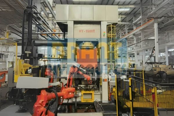 Forging Press with Robot Forging Press with Robot