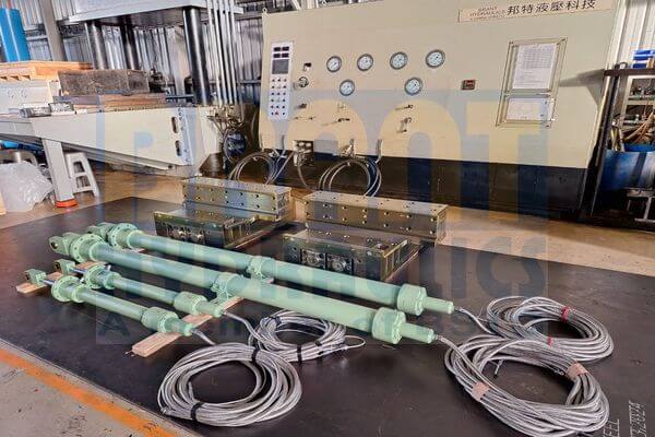 Finishing Mill Cylinders with sensor