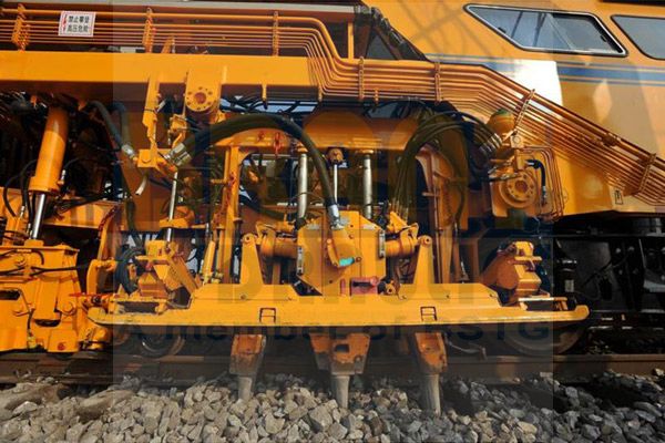 Construction Vehicle and Infrastructure Cylinder Construction Vehicle and Infrastructure Cylinder