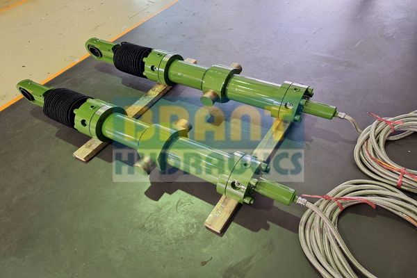 ISO standard cylinder with sensor