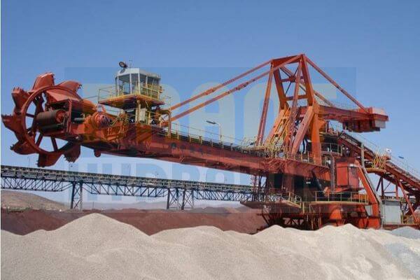 ship unloader at site