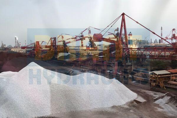 ship unloader at site