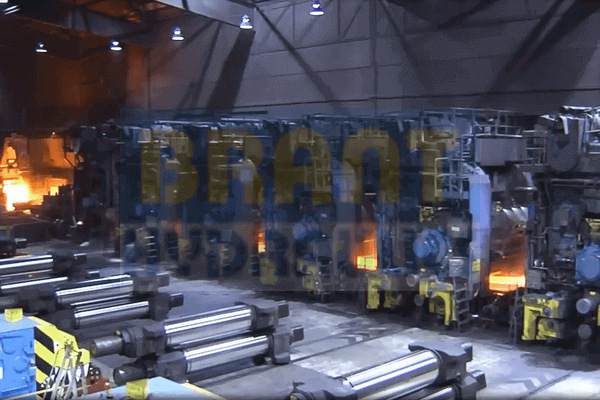 roller change cylinder in steel mill